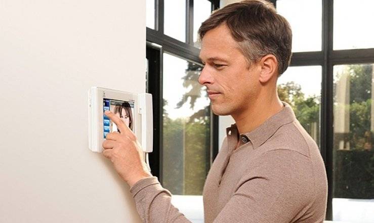 Comment améliorer son logement simplement avant de le vendre grâce à la domotique ?