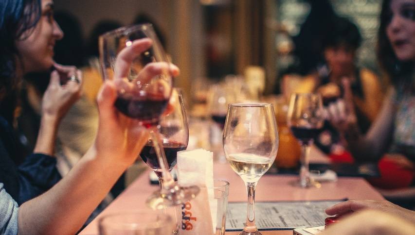 Après Nespresso, voici Invineo : la distributrice de vin au verre